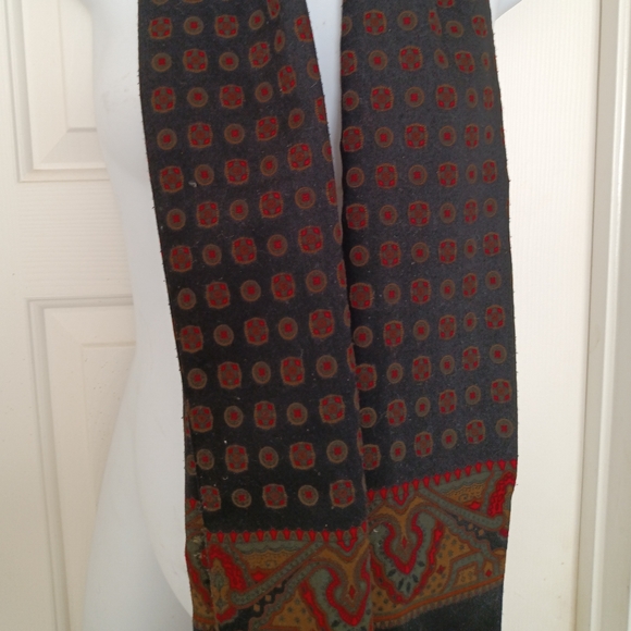 COPY - Adidas Hat $28 1Size + free scarf . - Picture 5 of 7